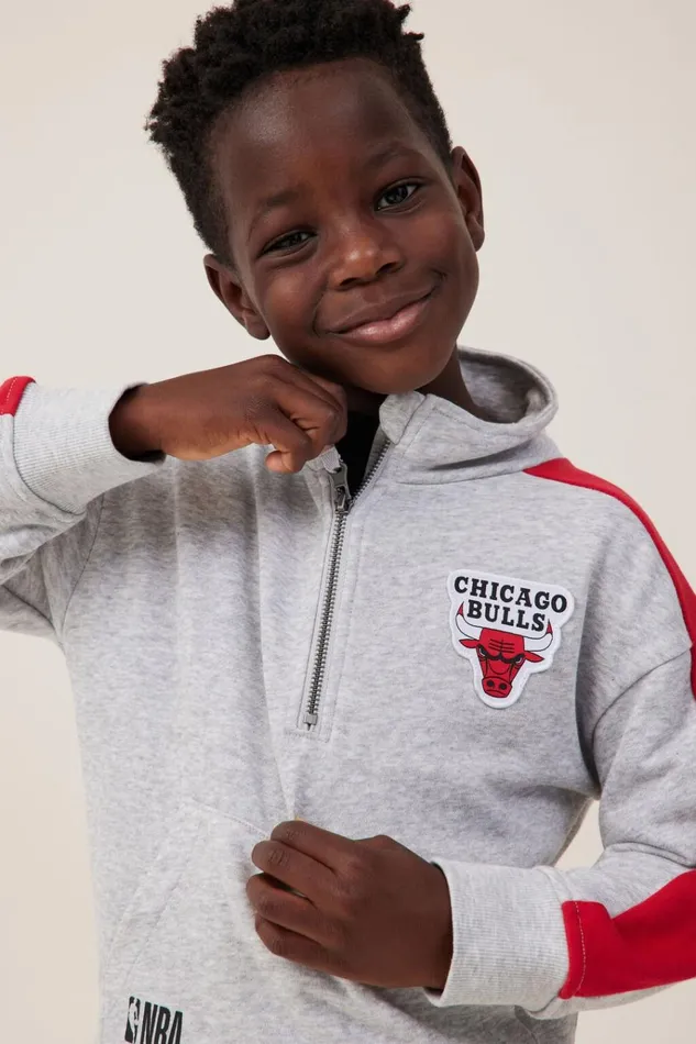 Boys Sweatshirts and Sweatpants Cotton On License Alfie Fleece Pullover Lcn Nba Fog Grey Marlechicago Bulls Badge Boys Sweatshirts and Sweatpants Cotton On License Alfie Fleece Pullover Lcn Nba Fog Grey Marlechicago Bulls Badge