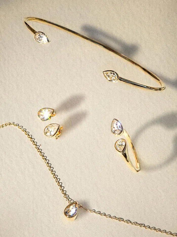 Shop Brochu Walker Fine Jewelry Romance Pear Diamond Droplet Bracelet Yellow Gold With Diamonds
