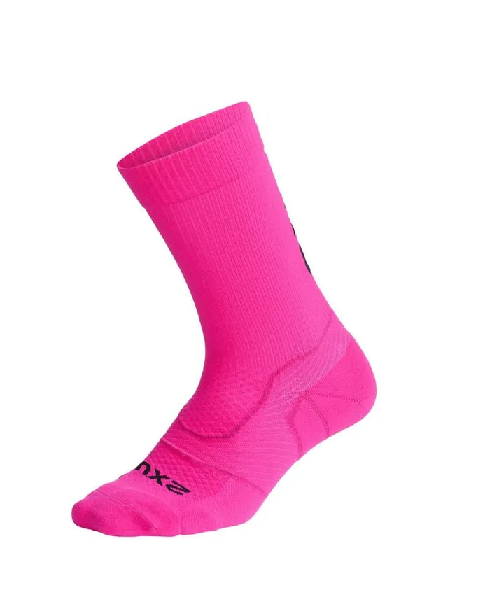 Socks Accessories 2XU Vectr Light Cushion Crew Socks Fuchsiablack