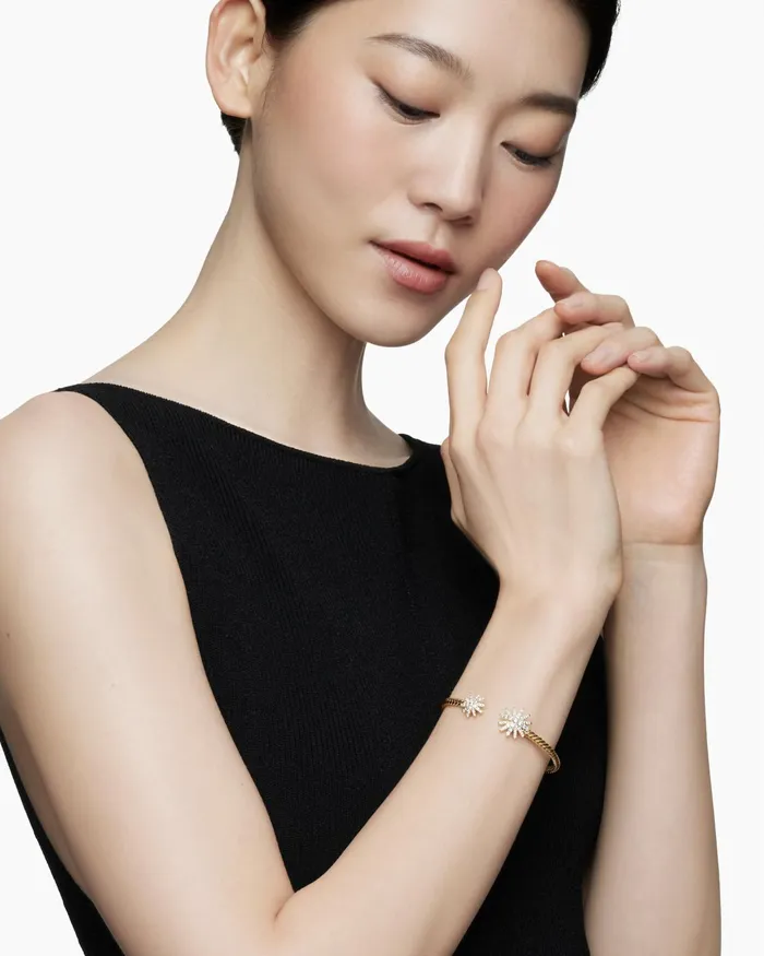 Starburst Cable Bracelet In 18K Yellow Gold With Diamonds 35mm Women David Yurman Cuff Starburst Cable Bracelet In 18K Yellow Gold With Diamonds 35mm Women David Yurman Cuff