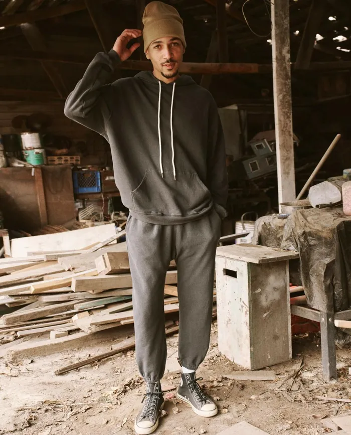 Tees and Sweats Men The Great The Men039s Stadium Sweatpant Washed Black