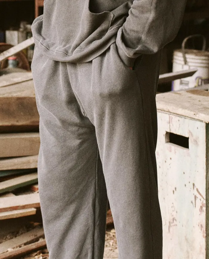 Tees and Sweats Men The Great The Men039s Stadium Sweatpant Washed Black