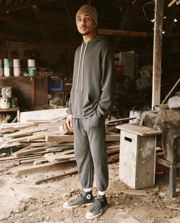 Tees and Sweats Men The Great The Men039s Stadium Sweatpant Washed Black
