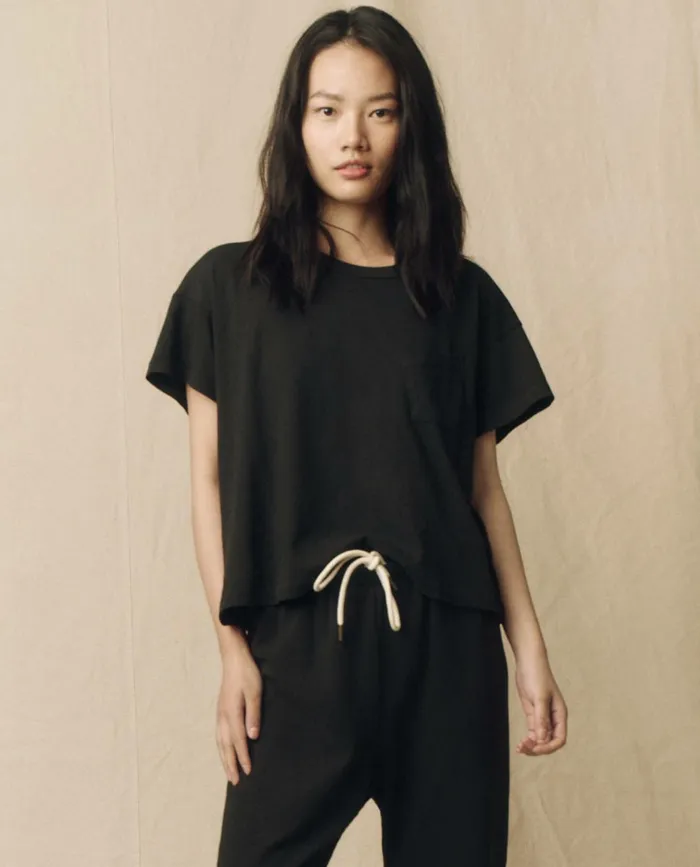 Tees Women The Great The Pocket Tee Solid Almost Black