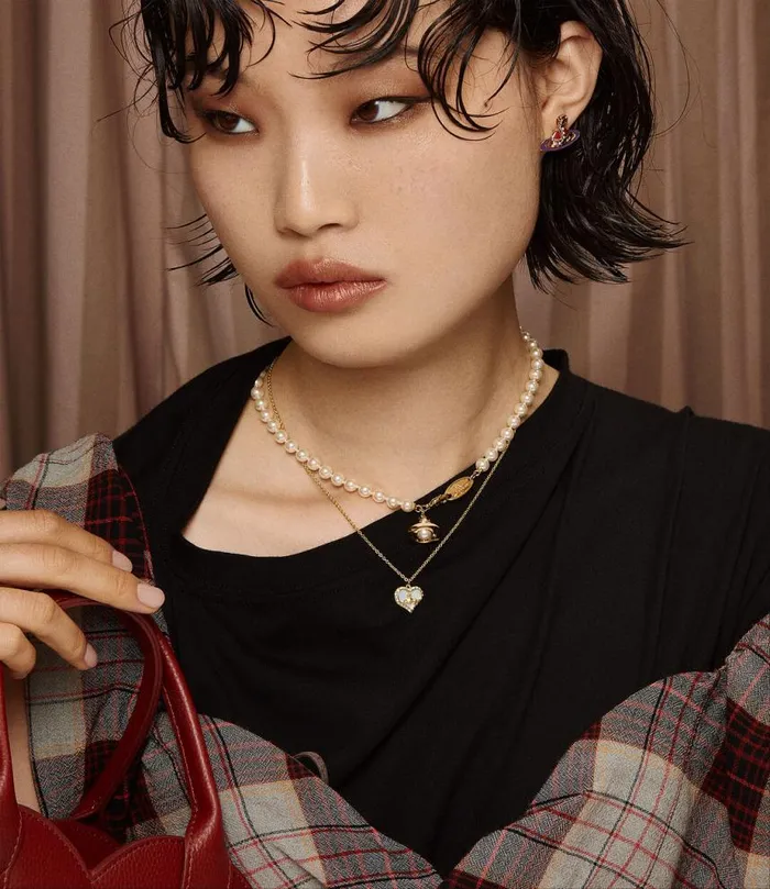 Women Petra Pendant Necklace Goldwhitepearltintmopwhitecrystal Vivienne Westwood Necklaces Women Petra Pendant Necklace Goldwhitepearltintmopwhitecrystal Vivienne Westwood Necklaces